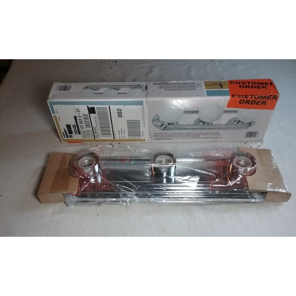 Hampton Bay 3-Light Chrome Finish Bath Bar Light 644 212 Vanity Light Open Box